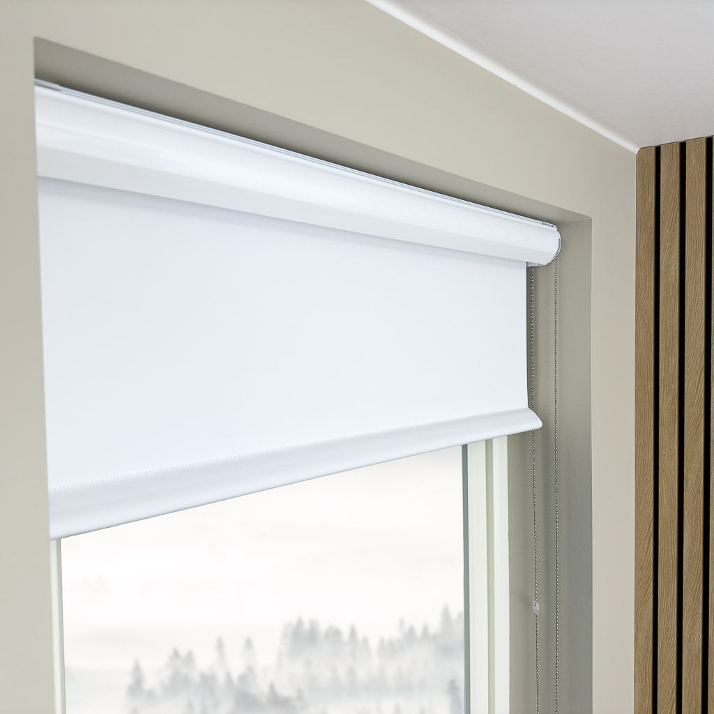 Rullgardin med kassett fra siden